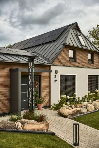 Ansprechende Mix aus Holz und Stahlprofilen, Im Ziek 1, 27374 Visselhövede